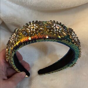 Luxurious Gold and Green Hair Accessory with Jewel Embellishments
